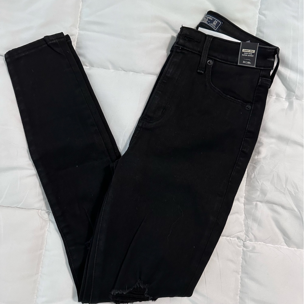 Black Abercrombie & Fitch pants